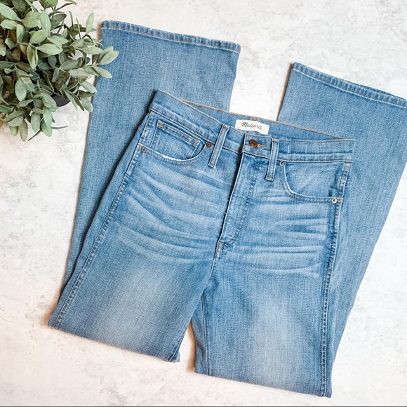 Madewell Retro Hi Rise Flare Jeans in Norwich Wash - Picture 4 of 10